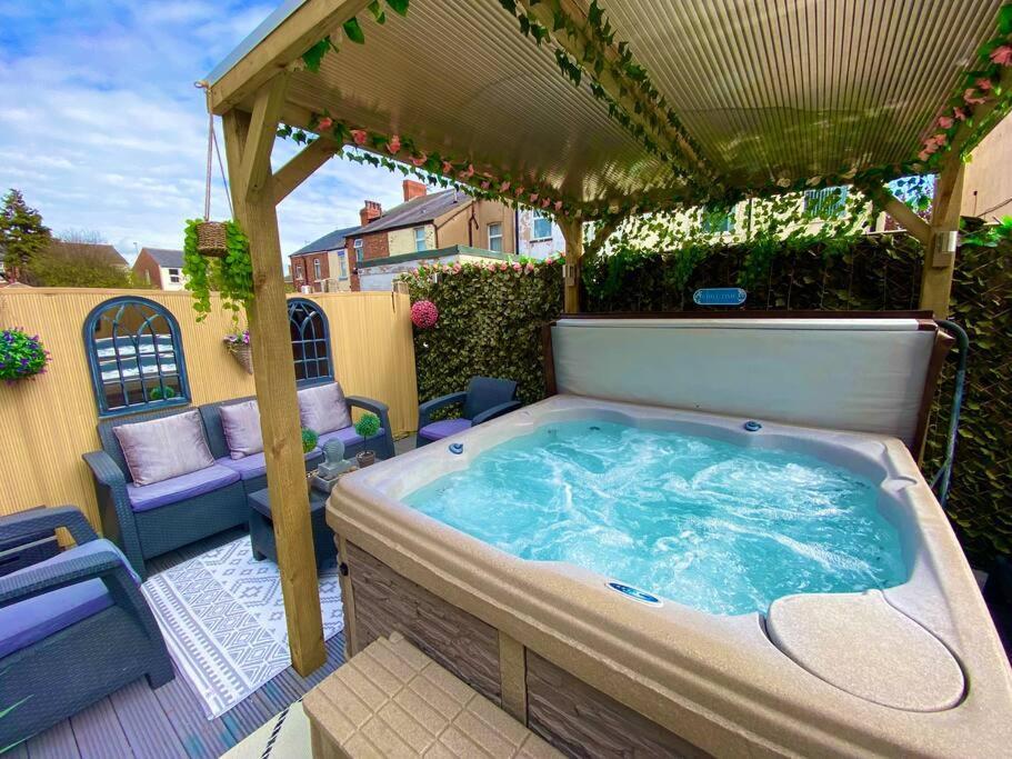 New…The Hottub House Blackpool Pleasure Beach Esterno foto