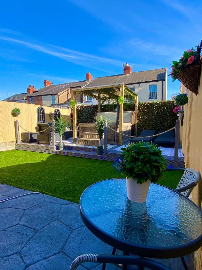 New…The Hottub House Blackpool Pleasure Beach Esterno foto