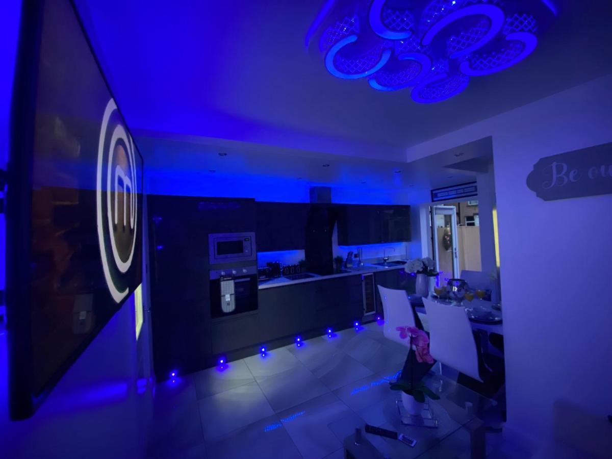 New…The Hottub House Blackpool Pleasure Beach Esterno foto